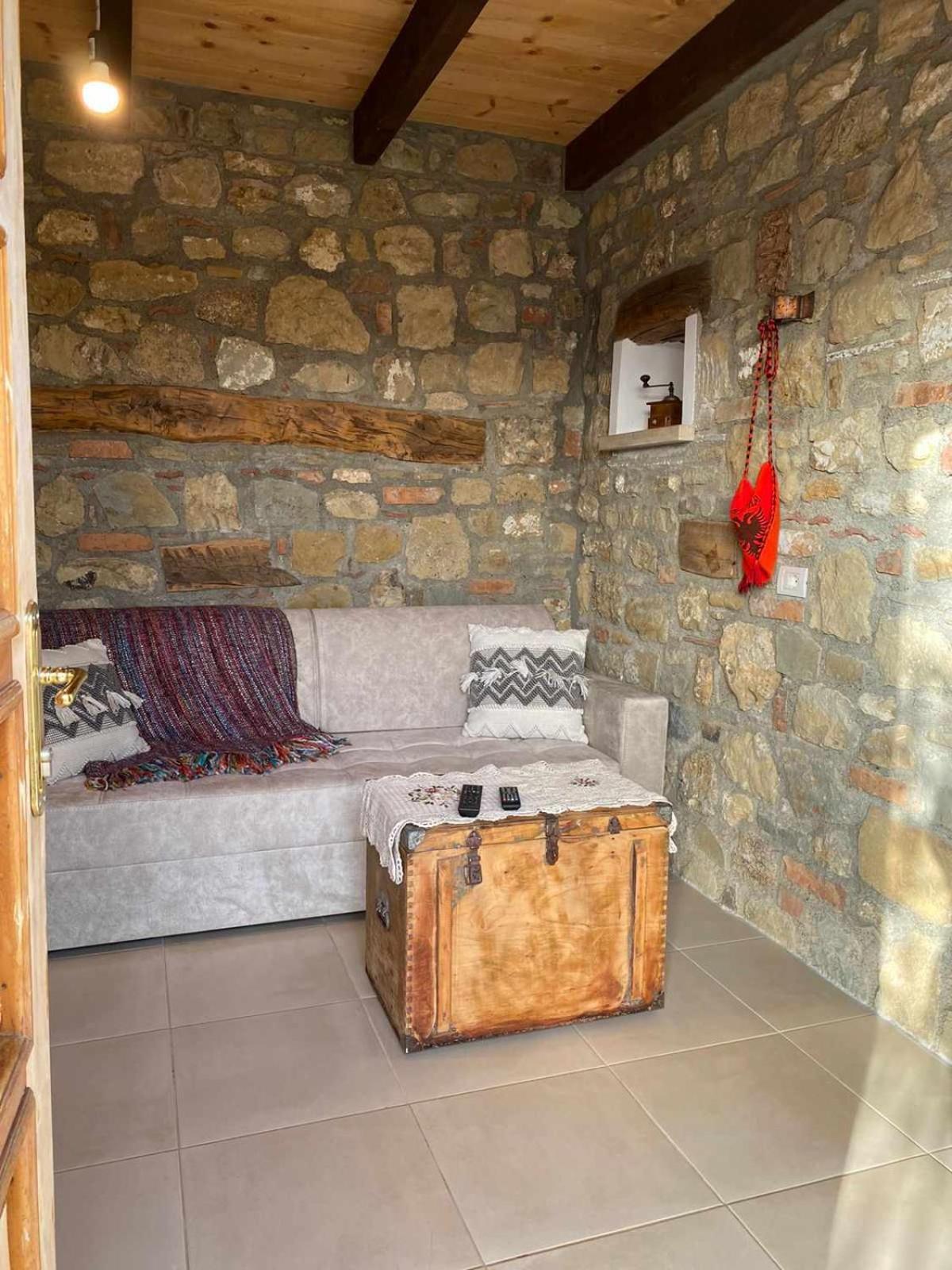 Villa Bujtina Salko Mucaj Exterior foto