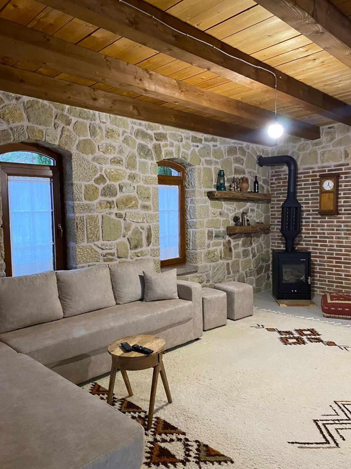 Villa Bujtina Salko Mucaj Exterior foto
